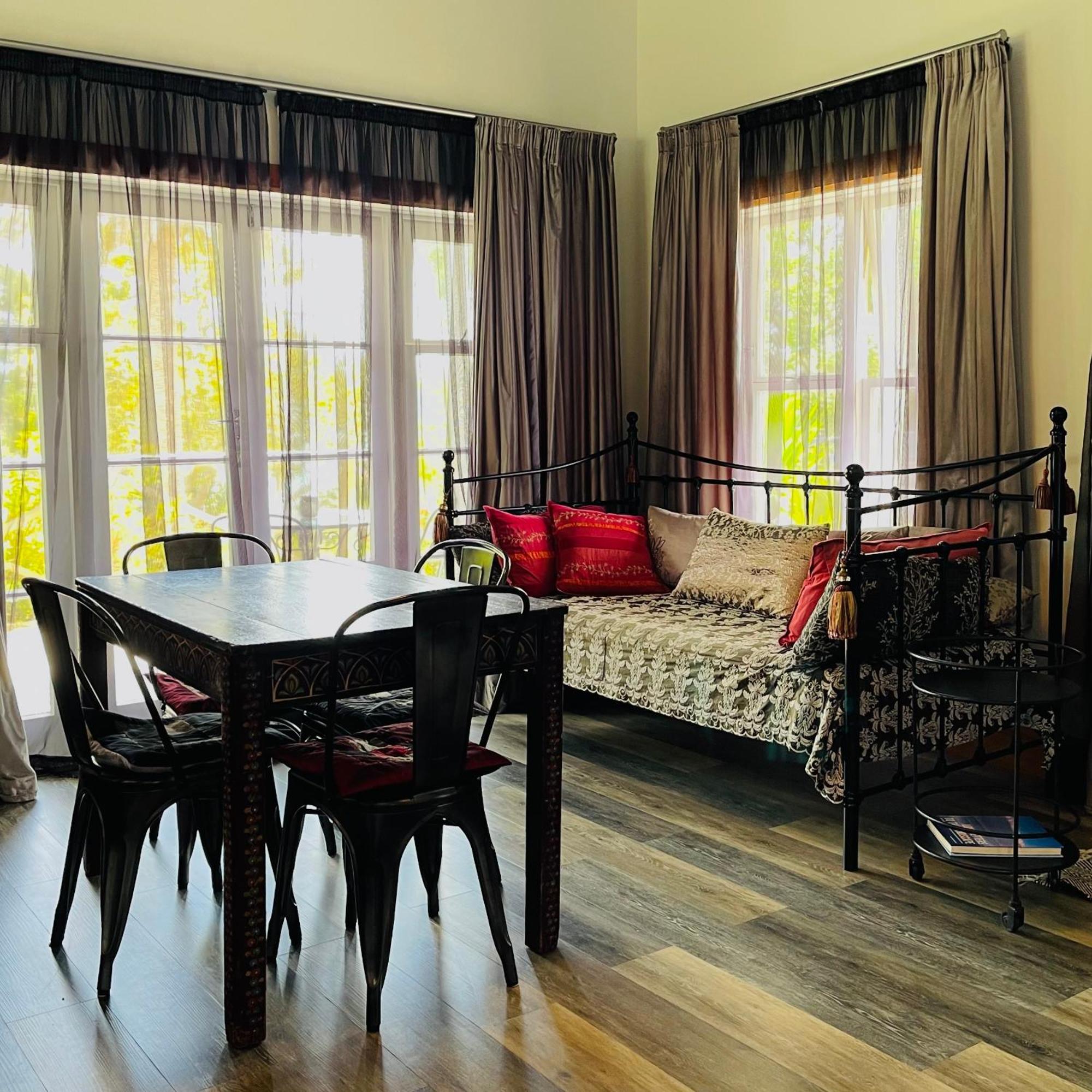 Marriner's Boutique Guesthouses Rawene Extérieur photo