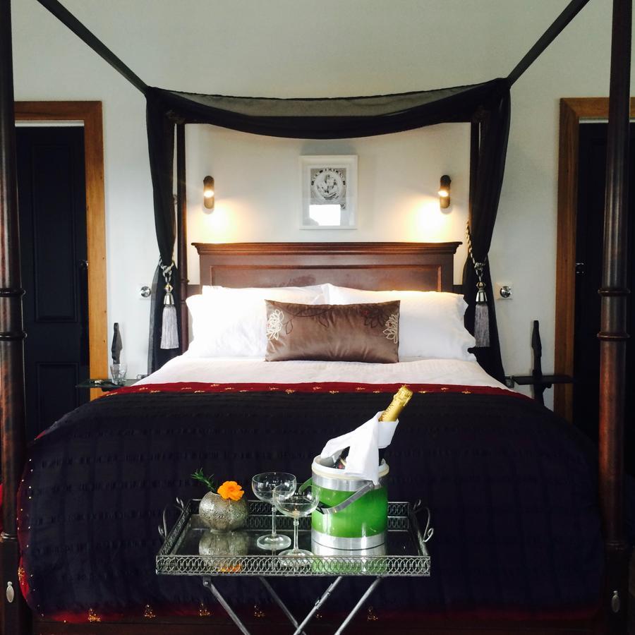 Marriner's Boutique Guesthouses Rawene Extérieur photo